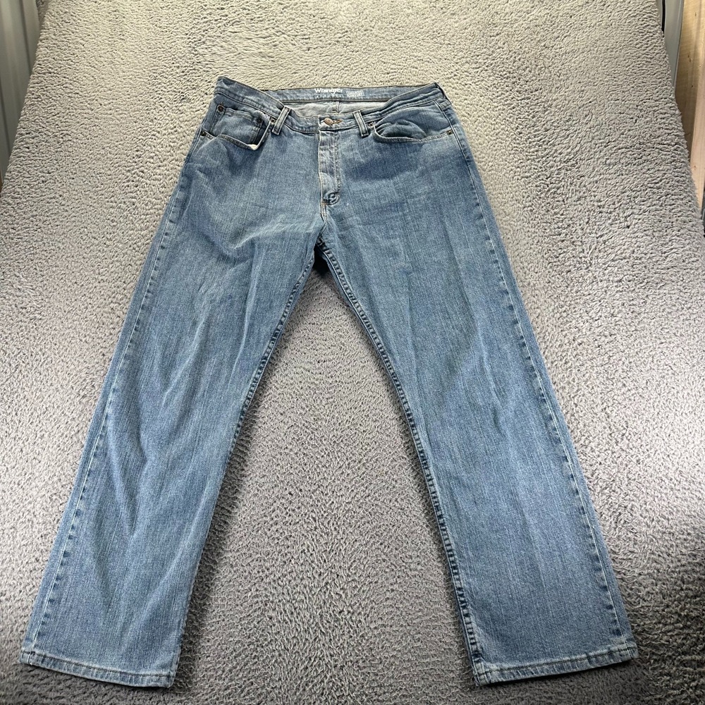 Wrangler Jeans Men's 34x30 Blue Cotton Denim Straight Leg Workwear Faded Stretch